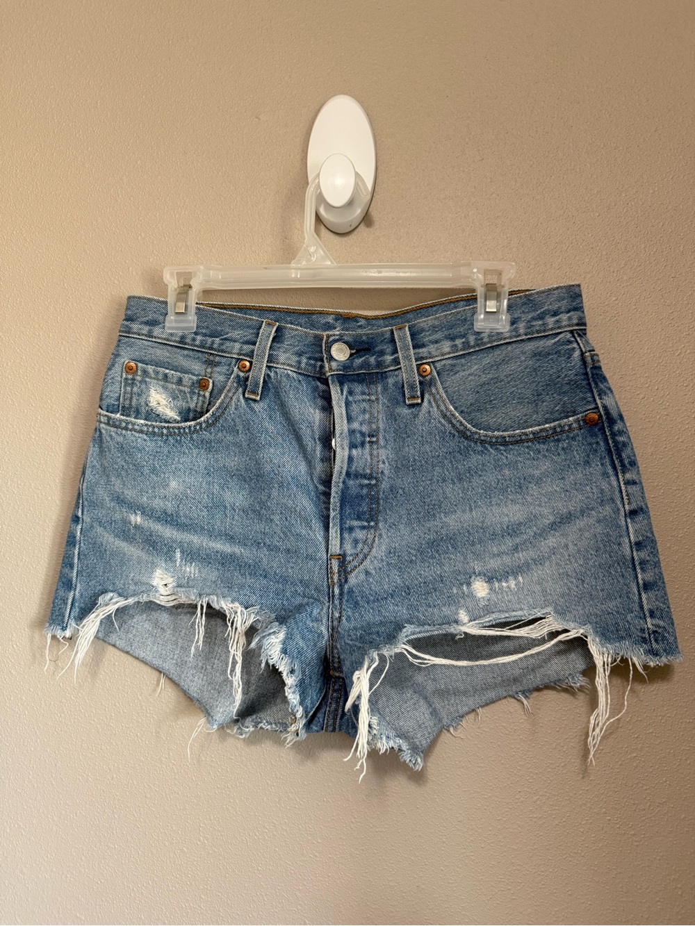 Levi's Women's Blue Denim Frayed-Hem Distressed Jean Shorts 28